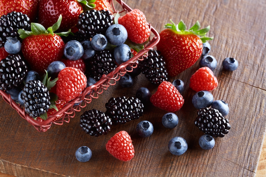 What are the procedures for berries to enter the foreign market?